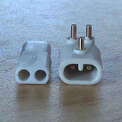 客户定制专用设备使用两插防水连接器